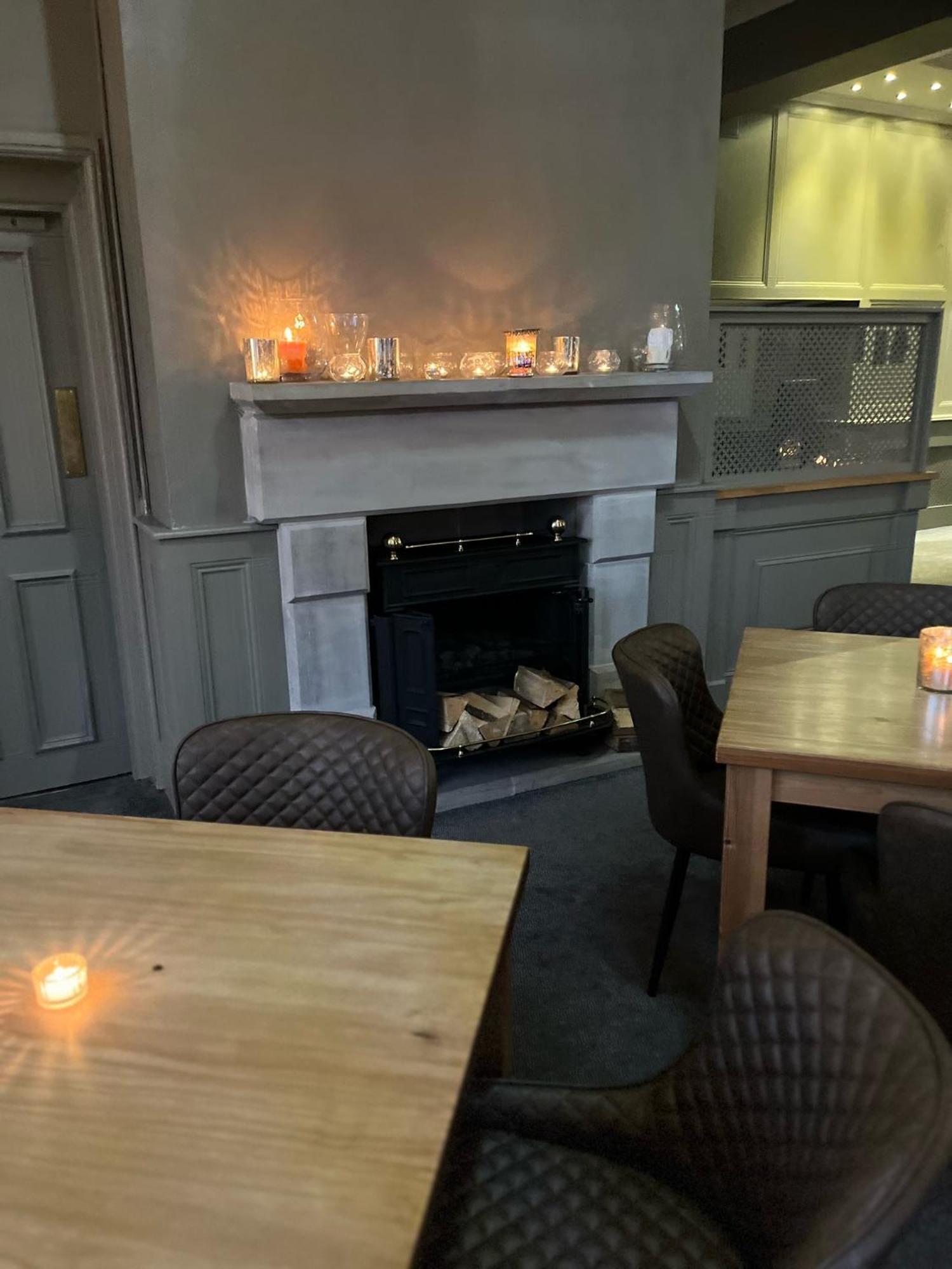 Whiston Hall エクステリア 写真