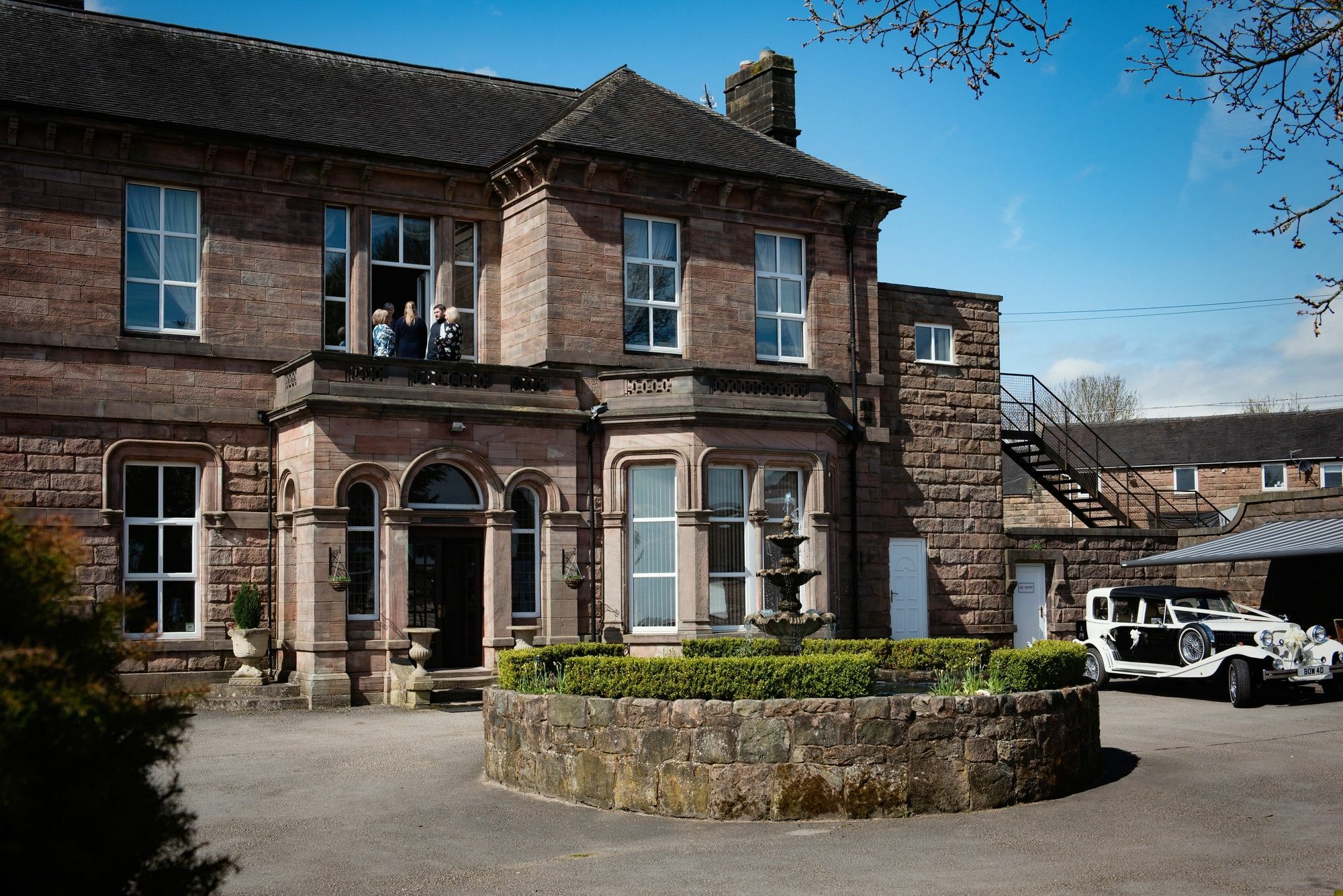 Whiston Hall エクステリア 写真