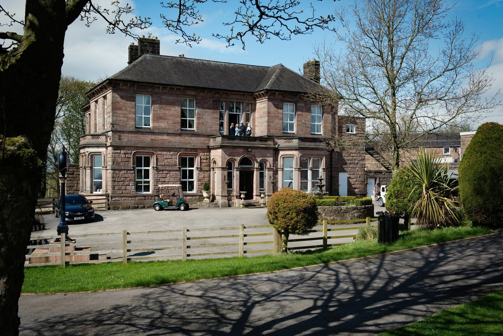 Whiston Hall エクステリア 写真